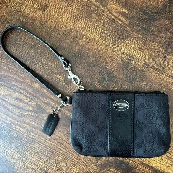 Coach Black Signature C Wristlet - Picture 9 of 10